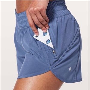 Lululemon TRACKER SHORT V *4"